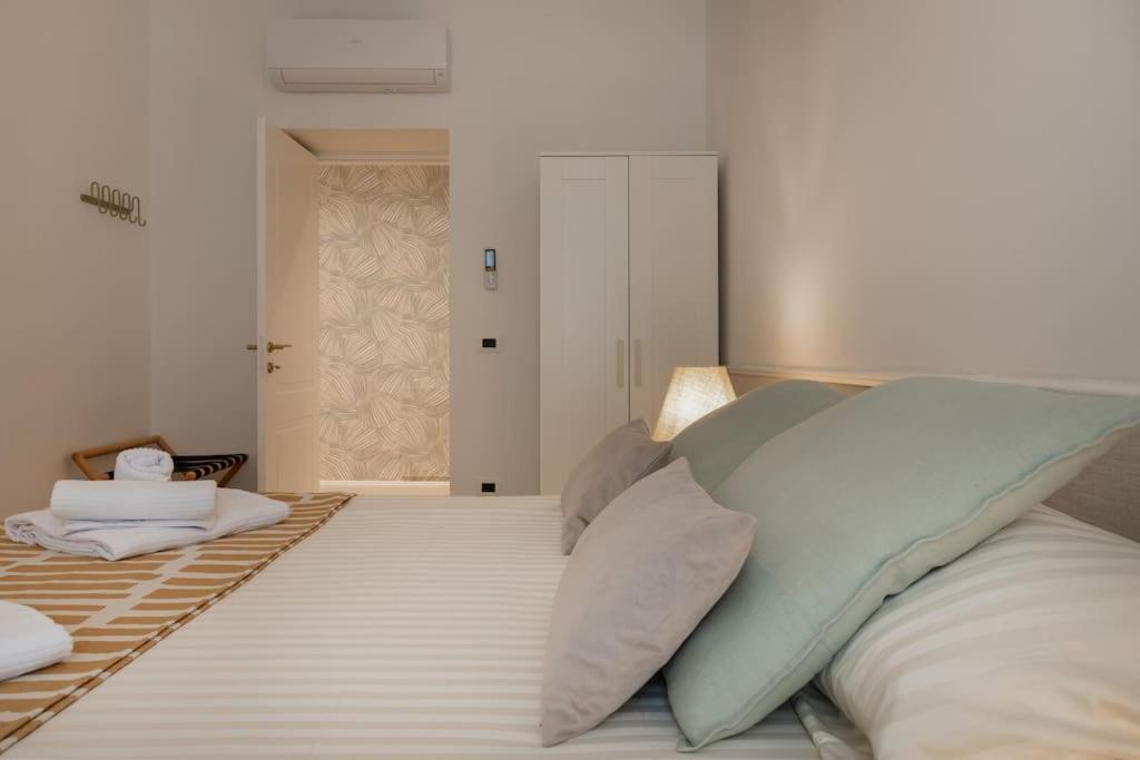Foscolo 46 - Elegant Family Apartment Трієст Екстер'єр фото